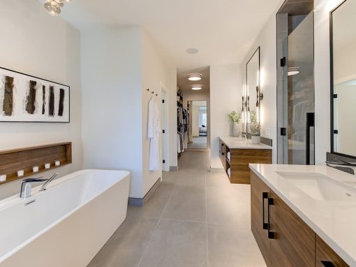 Beacon Hill Drive long bathroom