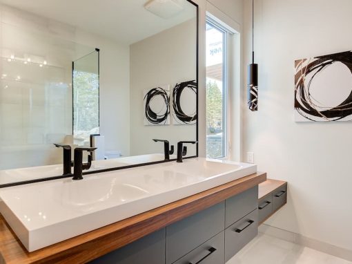 Beacon Hill Drive bathroom