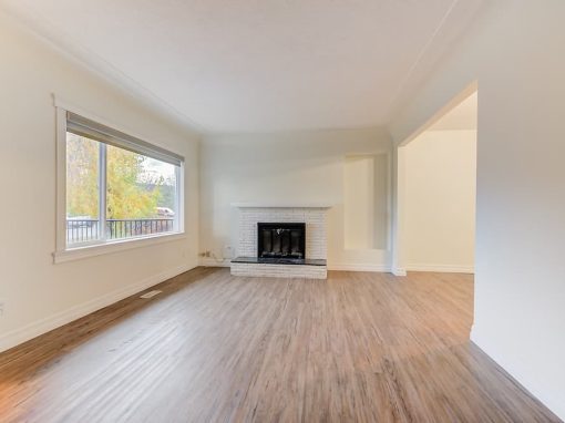 Mountainview empty living room
