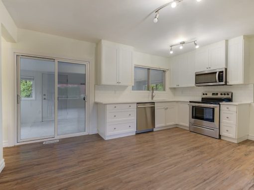 Mountainview empty dining room