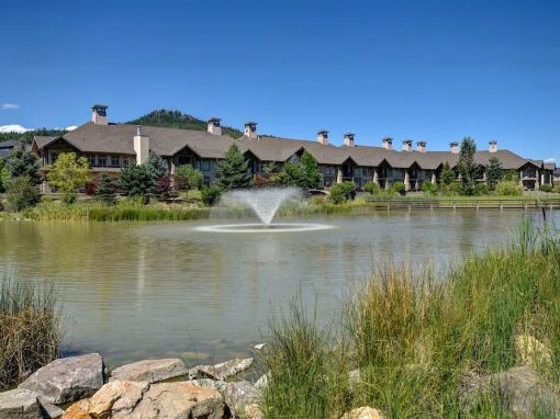 Shoreline Drive townhouses with fountain